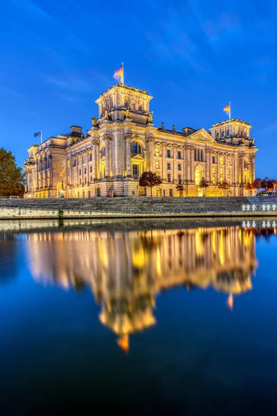 Reichstag Fiume Sprea Berlino All Alba — Foto Stock