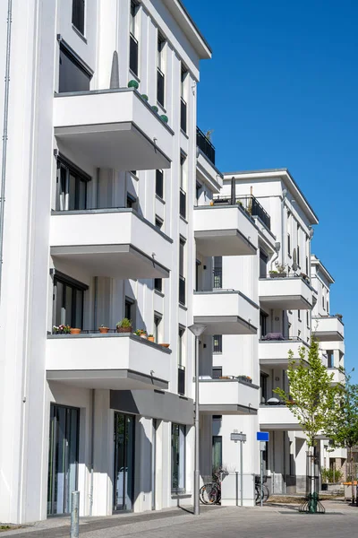 Berlin Almanya Modern Beyaz Apartman Evleri — Stok fotoğraf