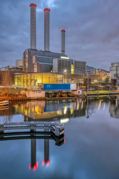 Blockheizkraftwerk Der Spree Berlin Nachts — Stockfoto