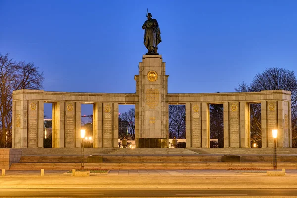 Soviet War Memorial Tiergarten Berlin Night — Stock Photo, Image