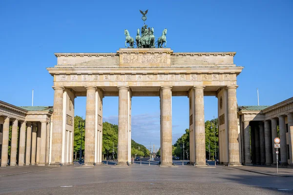 Sabahın Erken Saatlerinde Berlin Deki Brandenburg Kapısı Nda Hiç Insan — Stok fotoğraf