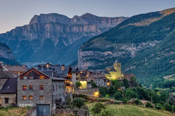 Krásná Vesnice Torla Španělských Pyrenejích Noci — Stock fotografie