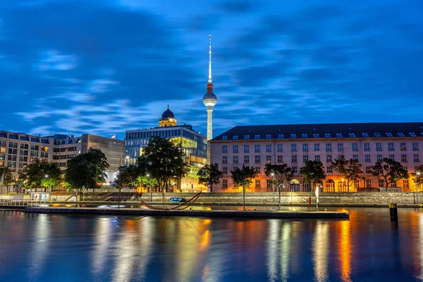 Река Спри Знаменитая Телебашня Берлине Ночью — стоковое фото