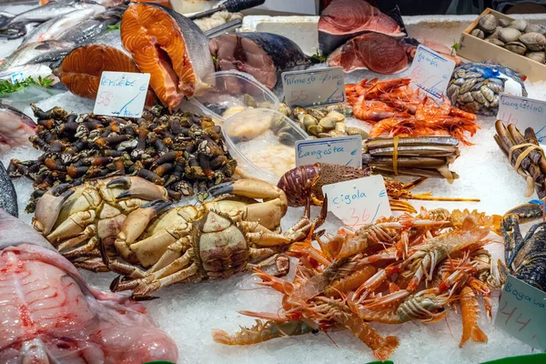 Crustáceos Marisco Para Venda Num Mercado — Fotografia de Stock