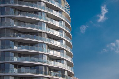 ayrıntılı bir apartman binası