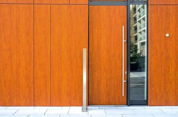 Puerta de entrada a un edificio moderno —  Fotos de Stock