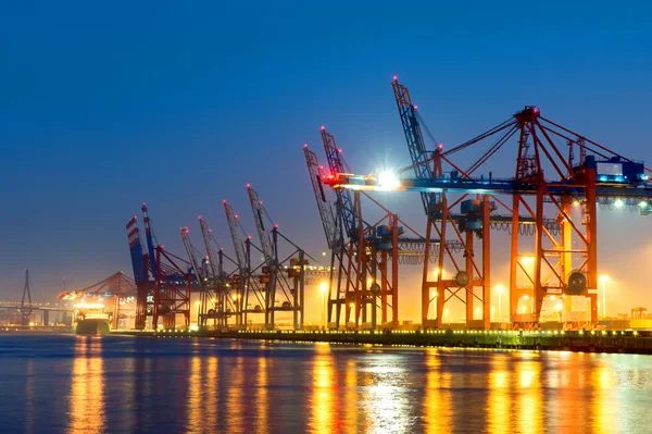 The Hamburg harbour at night — Stock Photo, Image