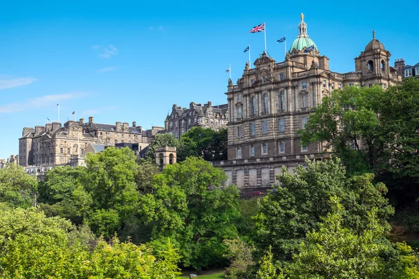 Edifícios históricos em Edimburgo — Fotografia de Stock