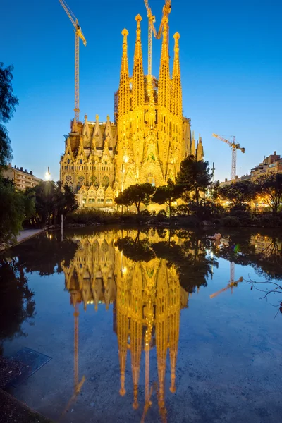 La Sagrada Familia al amanecer — Foto de Stock