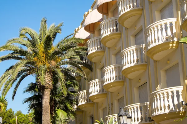 Hotel op het strand — Stockfoto