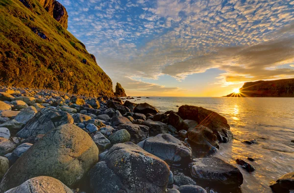 La Bahía Talisker al atardecer — Foto de Stock