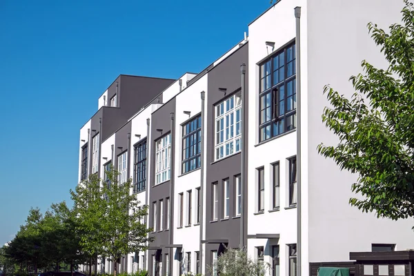 Modern serial housing in Berlin — Stock Photo, Image