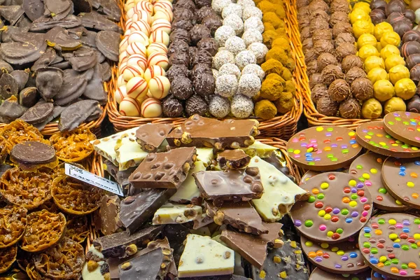 Cukierki czekoladowe w Boqueria — Zdjęcie stockowe