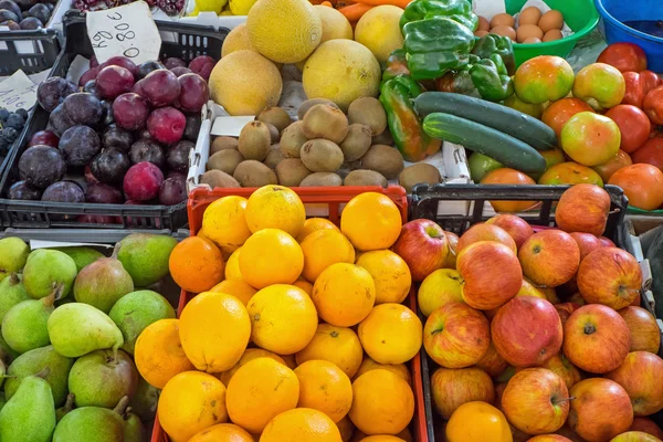 Fruits at a market — Stock Photo, Image