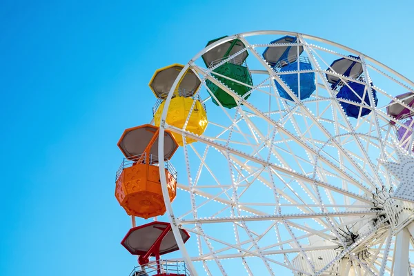 Colourful ferris wheel — Stock Photo, Image