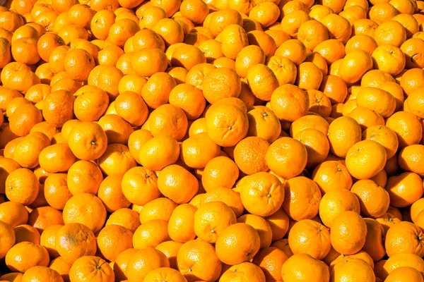 Clementinen zum Verkauf auf einem Markt — Stockfoto