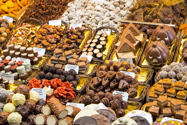 Pralines voor verkoop op een markt — Stockfoto