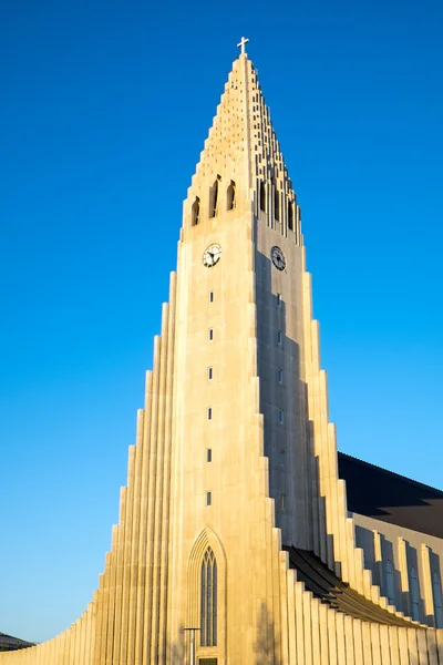 Reykjavik tanımlıkHallgrimskirkja — Stok fotoğraf