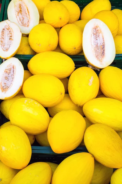 Yellow canary melons for sale — Stock Photo, Image