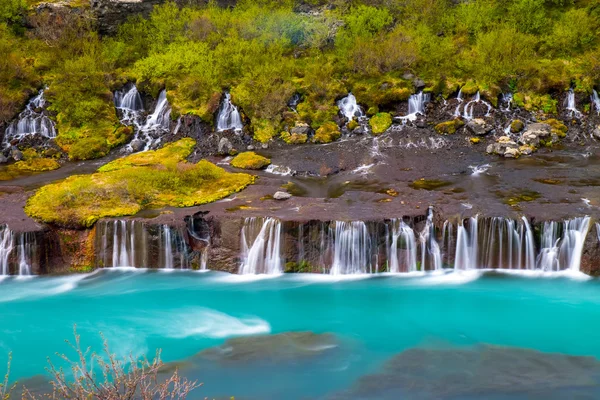 Hraunfossar водоспад в Ісландії — стокове фото