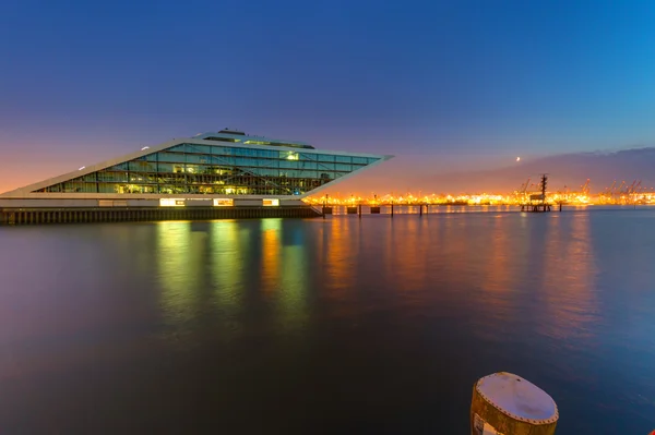 Hamnkvarteret byggnad i Hamburg — Stockfoto