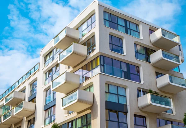 Nuevo edificio de apartamentos en Hamburgo — Foto de Stock