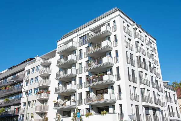 Moderno edificio de apartamentos en Berlín — Foto de Stock