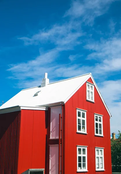 Casa rossa in Reykjavik — Foto Stock