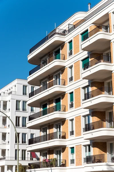 Edifício de apartamentos moderno em Berlim — Fotografia de Stock