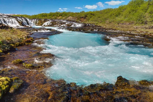 Det turkosa vattnet i Bruarfoss — Stockfoto