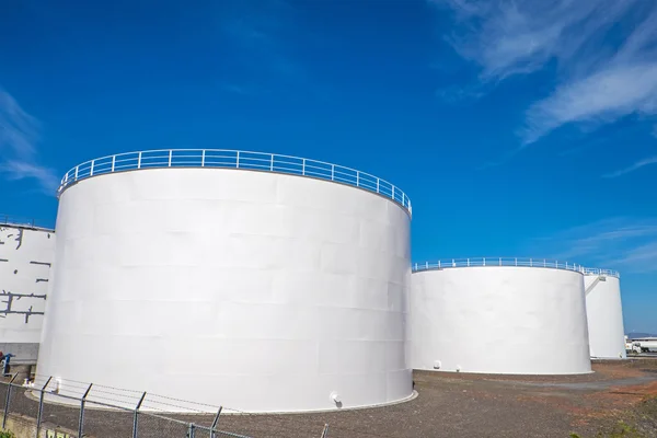 Gas storage tanks in Reykjavik — Stock Photo, Image