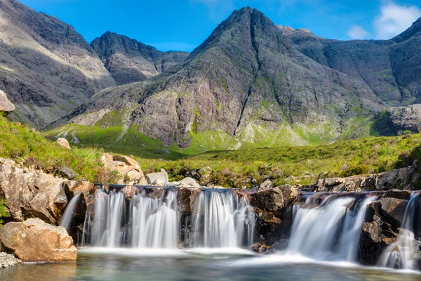 Pequena cachoeira na Ilha de Skye — Fotografia de Stock