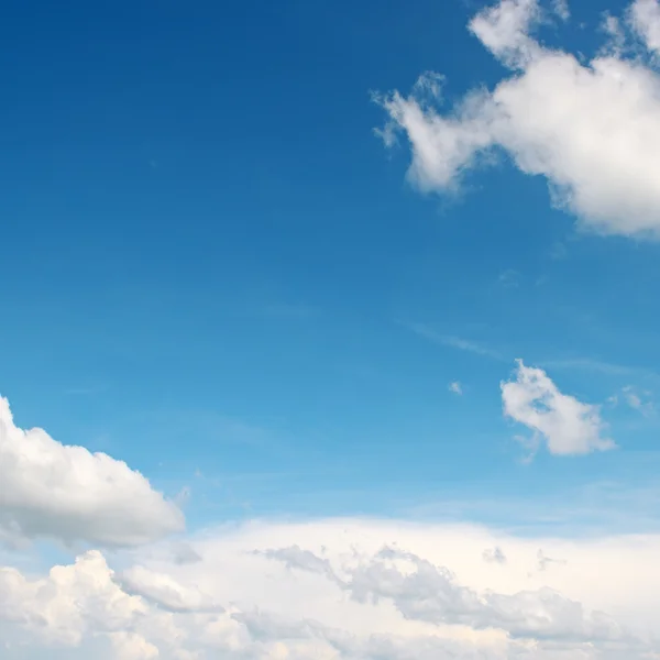 Beautiful white clouds — Stock Photo, Image