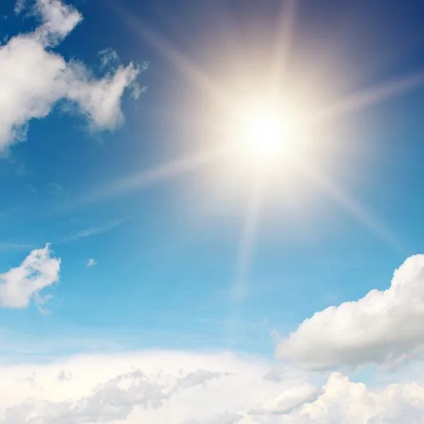 Sun on beautiful blue sky — Stock Photo, Image