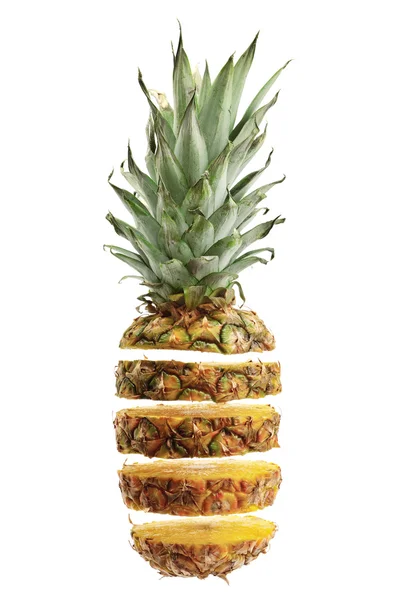 Skär ananas isolerad på vit — Stockfoto