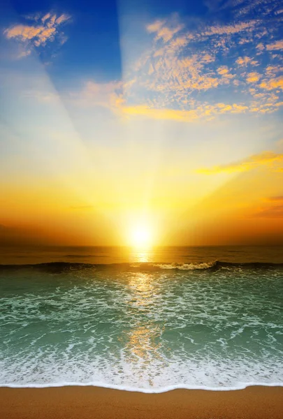 Fantástico Atardecer Sobre Océano Olas Marinas Arena — Foto de Stock