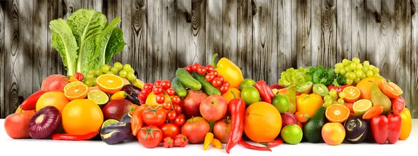 Zöldségek Gyümölcsök Sötét Fából Készült Fali Háttérrel Fénymásolási Hely — Stock Fotó