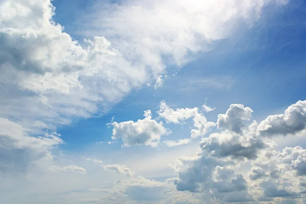 Weiße Wolke — Stockfoto