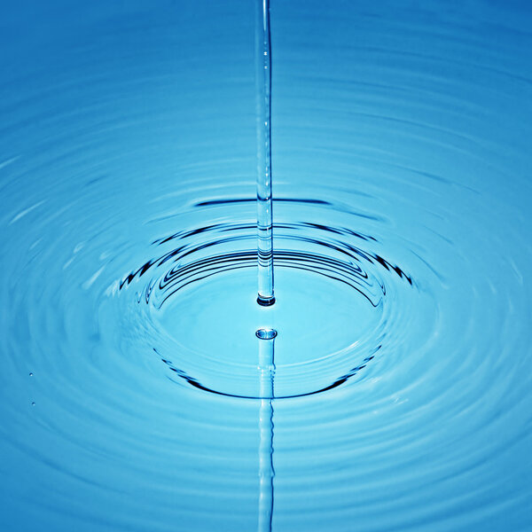 Falling into water droplets