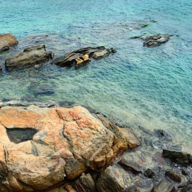 Okyanusu güzel taşlar