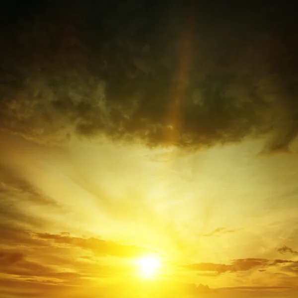 Belo pôr do sol nos trópicos — Fotografia de Stock