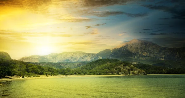 Fantastic sunrise on the beach — Stock Photo, Image