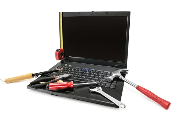 Reparación de computadoras con conjunto de herramientas . —  Fotos de Stock