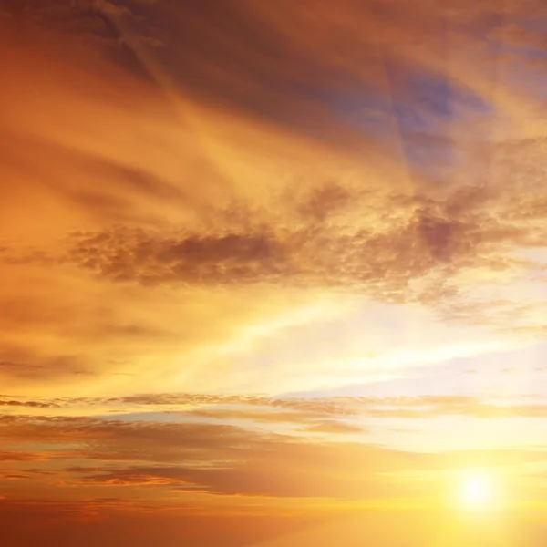 Beautiful bright sunset. Heavenly background. — Stock Photo, Image