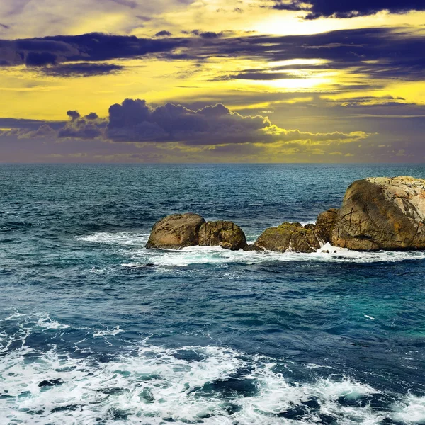 Belo pôr do sol no mar — Fotografia de Stock