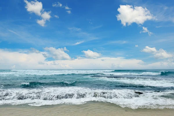 Hermosas olas en el mar —  Fotos de Stock