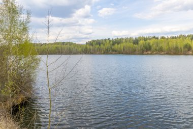 bahar Nehri şehir dışında. Rusya