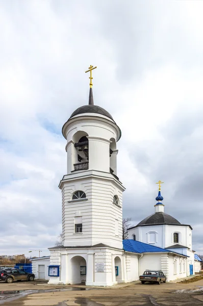 Belle église orthodoxe russe — Photo