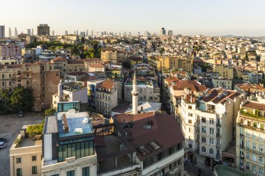Panorama akşam Istanbul'da. Galata Kulesi manzarası