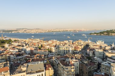Panorama akşam Istanbul'da. Galata Kulesi manzarası